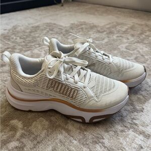 Puma Soft Ride Women’s Running Sneaker 7.5 EUC